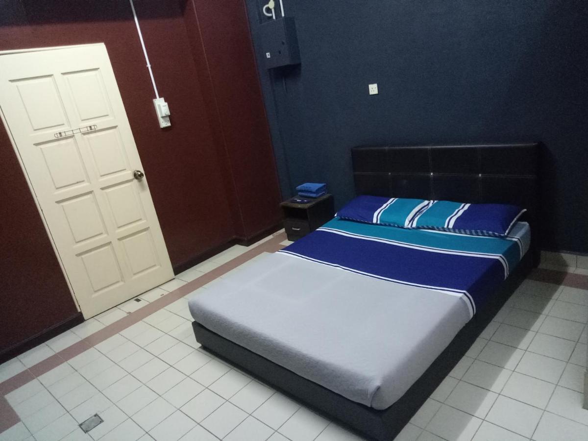 Kuala Besut Jetty Budget Hotel Ain - In Front Of Kuala Besut Jetty Exterior photo